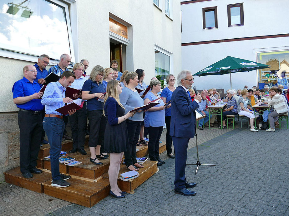 Sommerserenade vor dem "Chorfürst" (Foto: Karl-Franz Thiede)